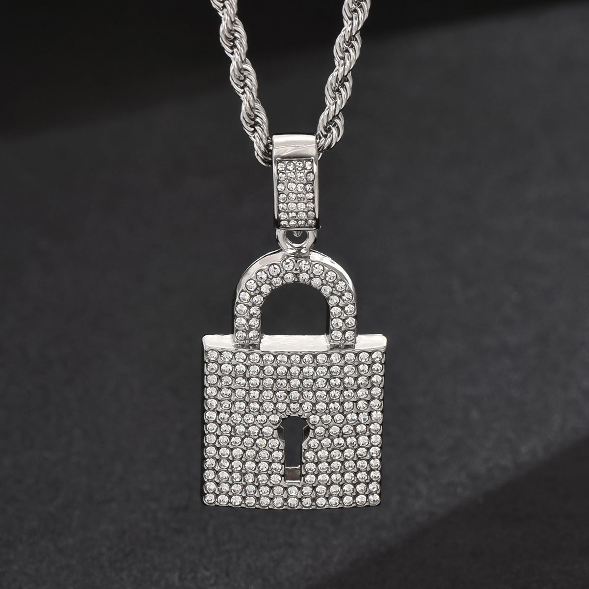 Collana da uomo con ciondolo a forma di lucchetto in stile hip hop, con corpo in lega e intarsio di strass su catena cubana