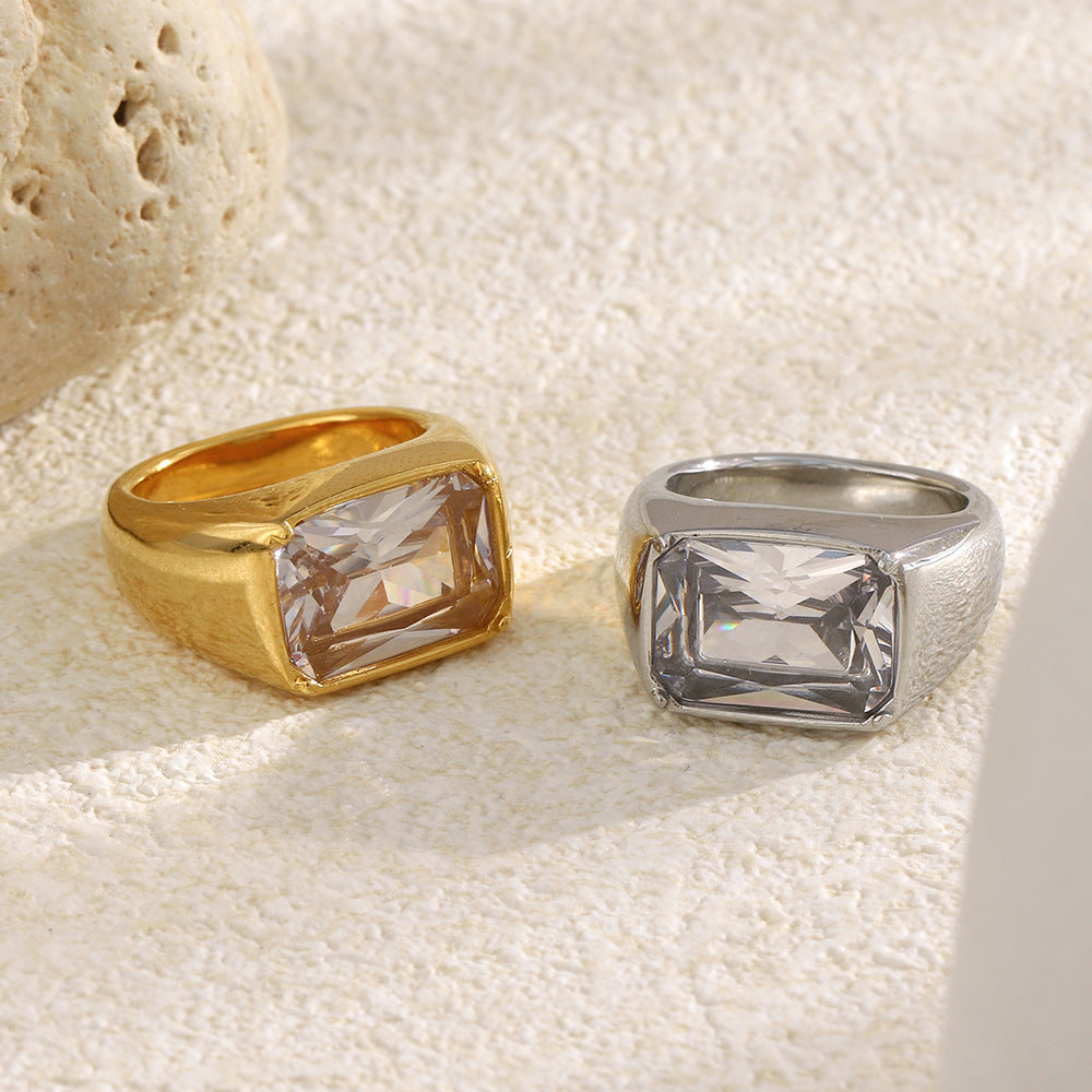 Anillo de lujo minimalista chapado en oro de 18 quilates de acero inoxidable con circonita cuadrada geométrica para mujer