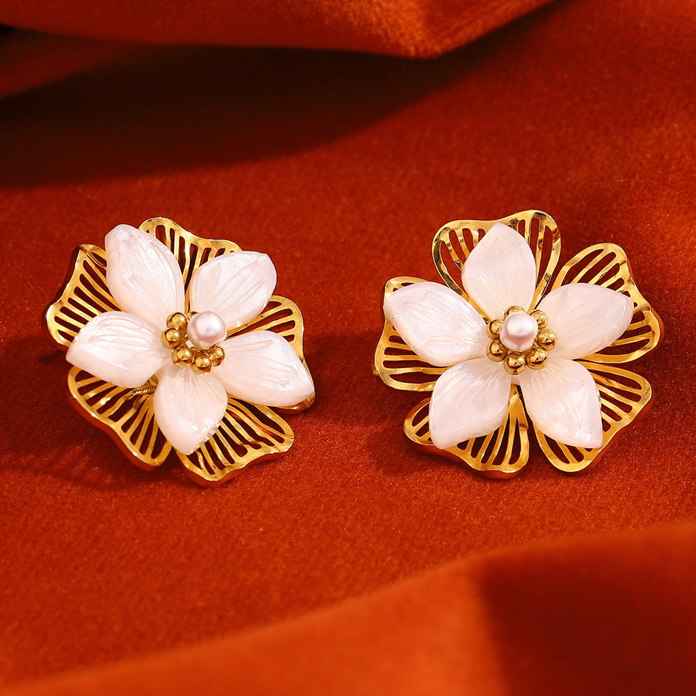 Orecchini a Perno a Doppio Strato "Vintage Chic" con Guscio Floreale in Acciaio Inossidabile Placcato Oro 18K