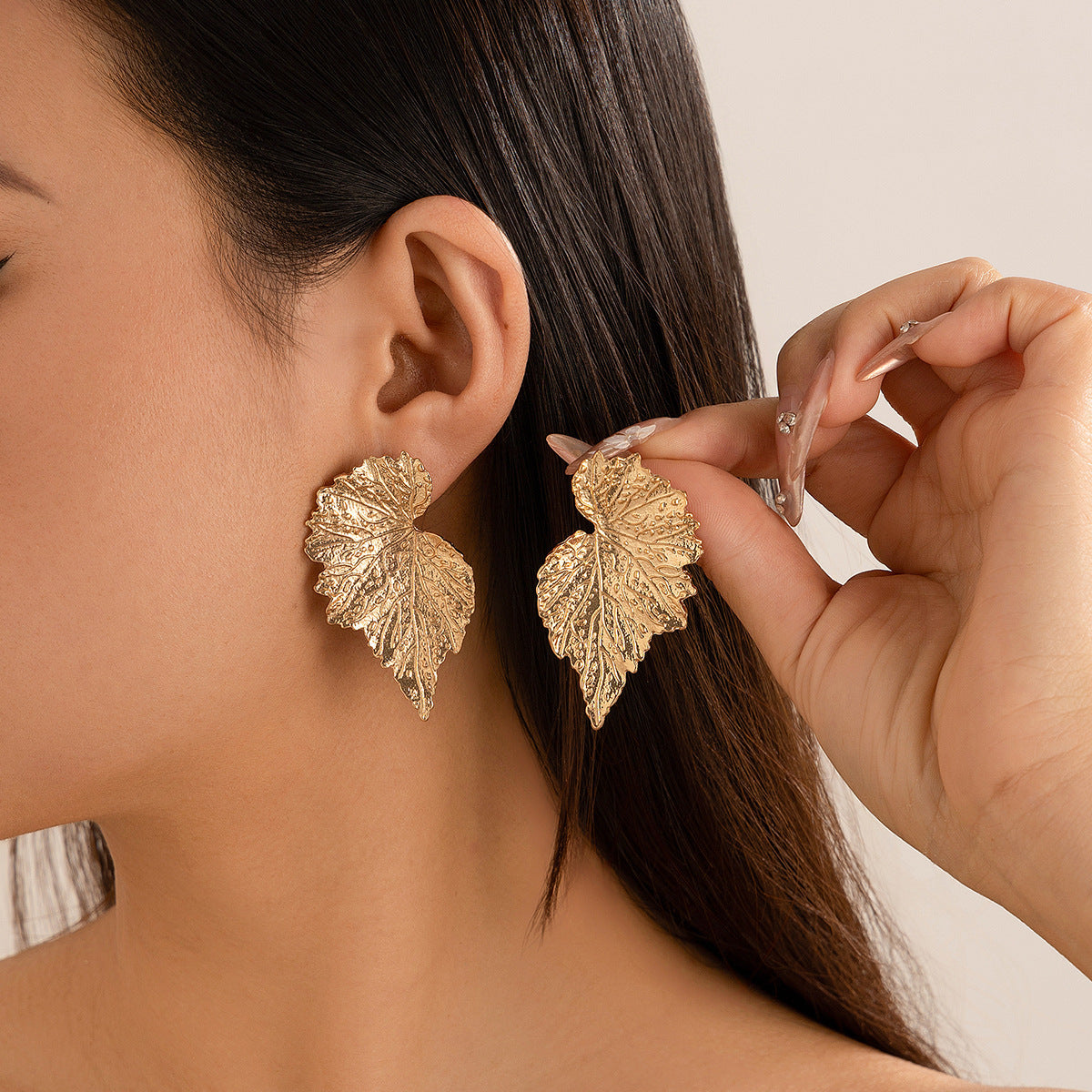 Pendientes Punk con Hojas de Ginkgo en Aleación de Zinc con Baño de Oro para Mujer