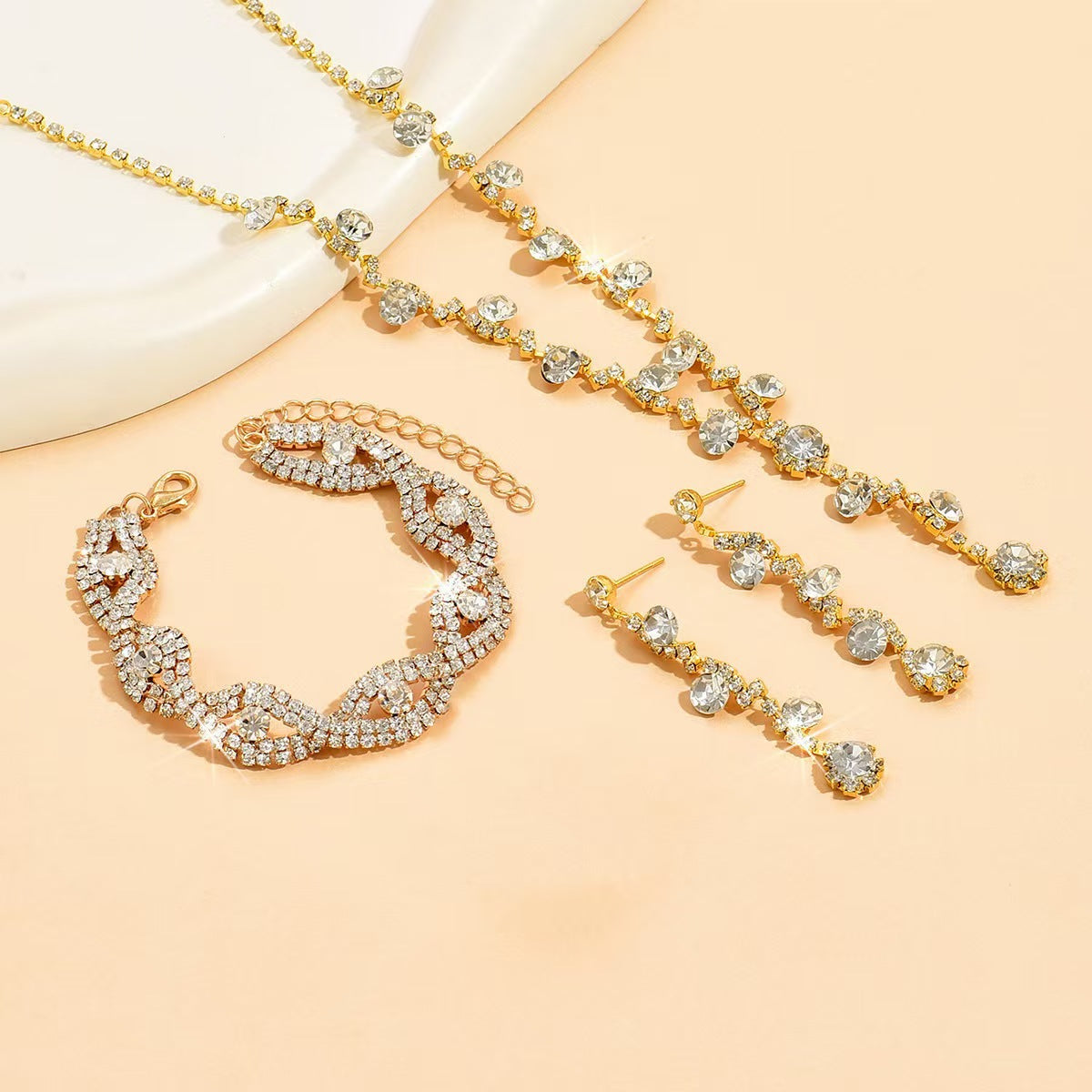 Princess Style Teardrop Pendant Necklace with Claw Chain Set Including Rhinestone Earrings and Bracelet for Women