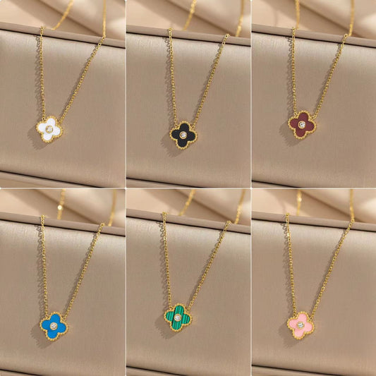 Collar con dije de trébol de la suerte minimalista para mujer, de acero de titanio con acabado chapado