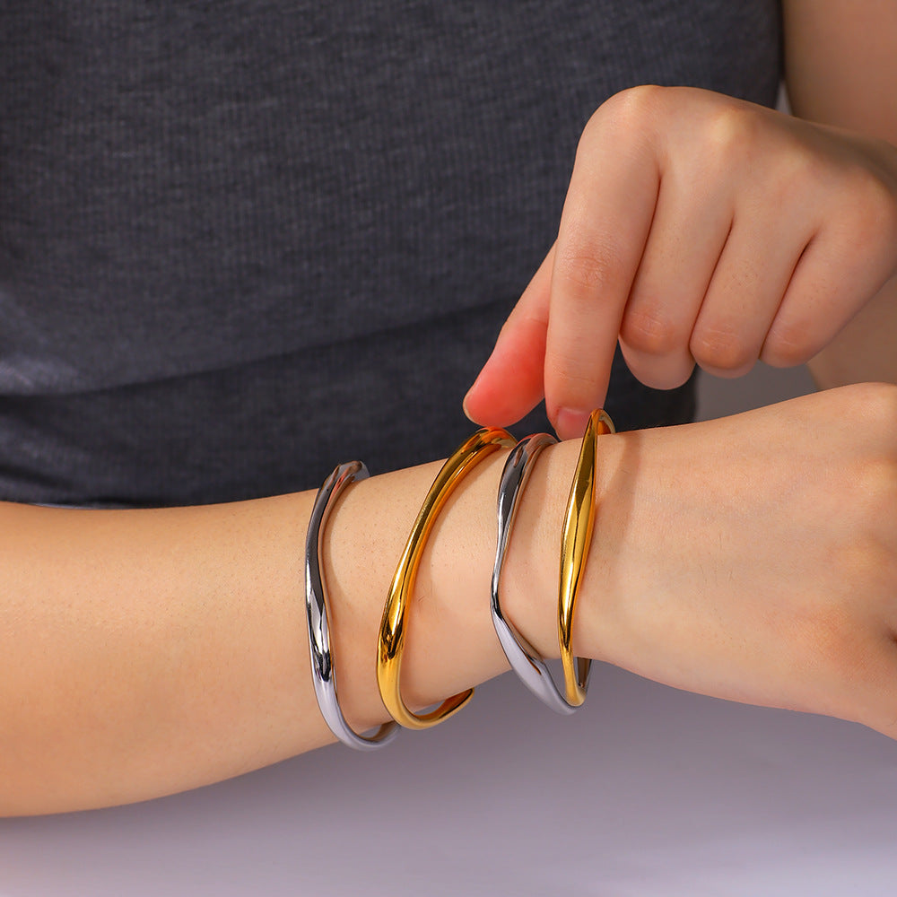 Minimalist Irregular C-Shaped Stainless Steel Bracelet with 18K Gold Plating Adjustable Opening Design