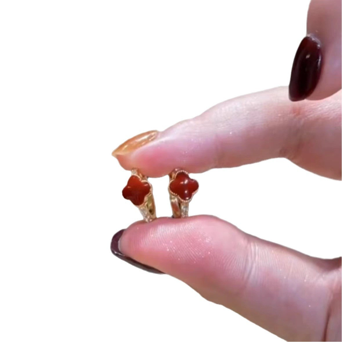 Orecchini da donna minimalisti in rame a forma di quadrifoglio, con placcatura in oro e smalto rosso