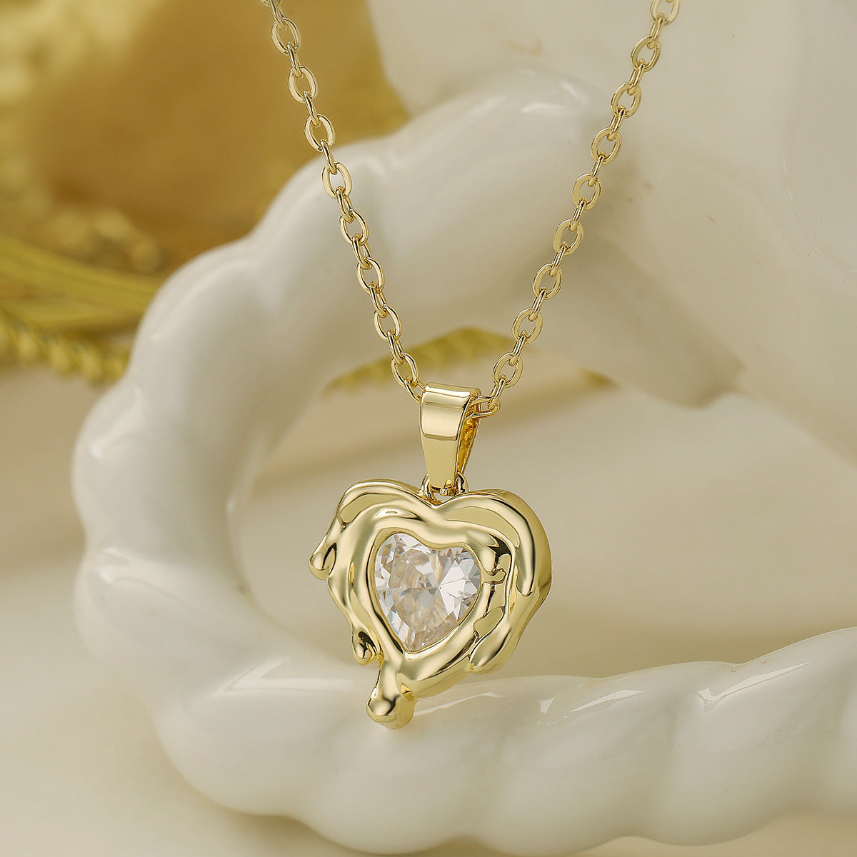 Minimalist Heart-Shaped Copper Pendant Necklace with Real Gold Plating and Zircon Accents for Women