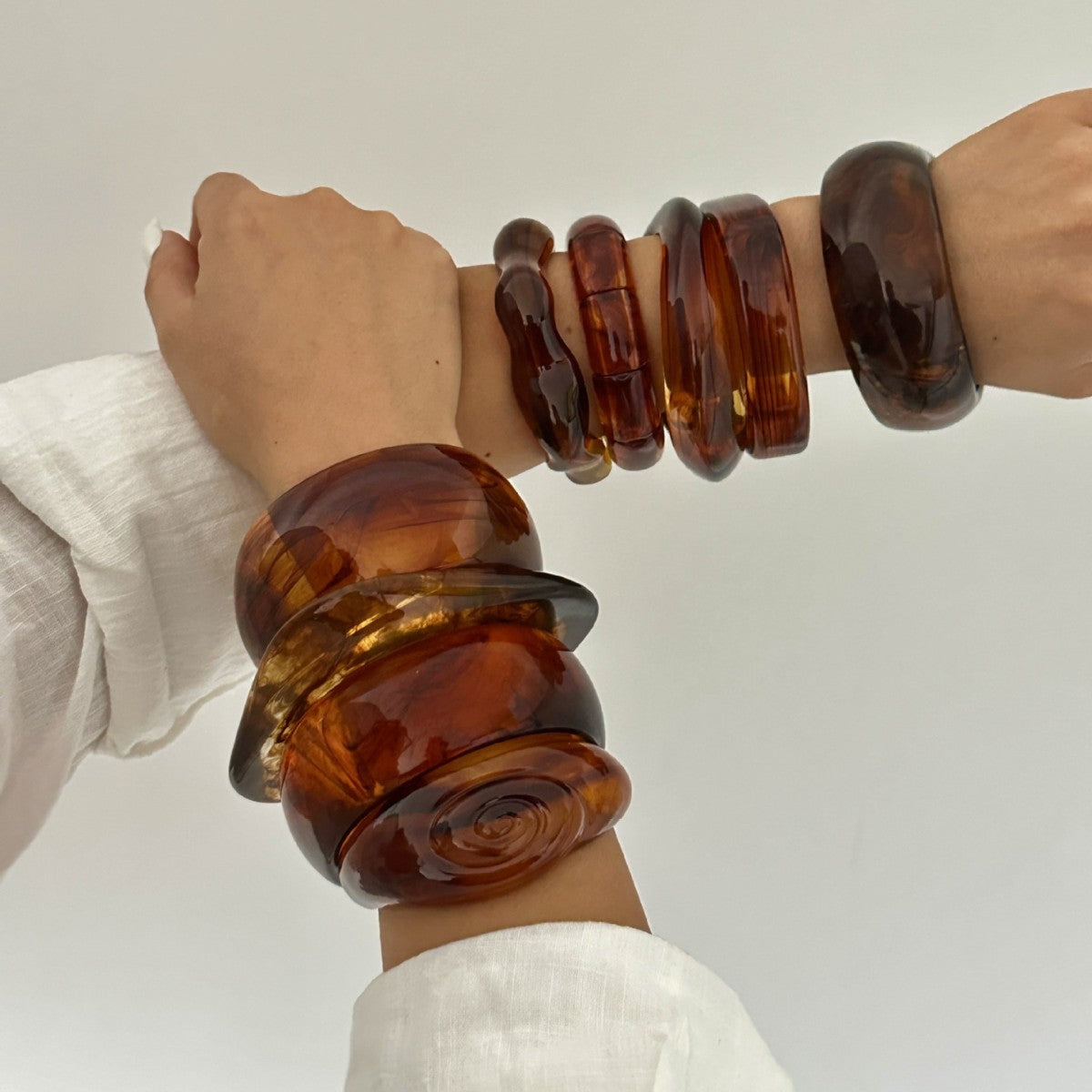 Vintage Geometric Acrylic Drip Oil Bracelet with Abstract Curved Texture