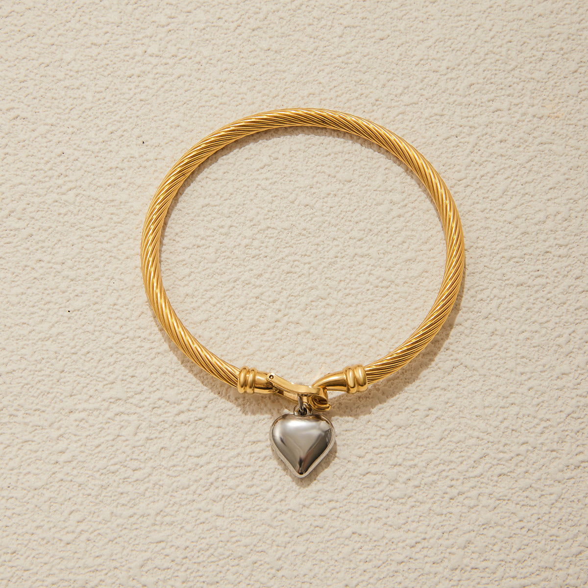 Pulsera de Corazón de Acero Inoxidable con Baño de Oro de 18K de Lujo Minimalista para Mujer