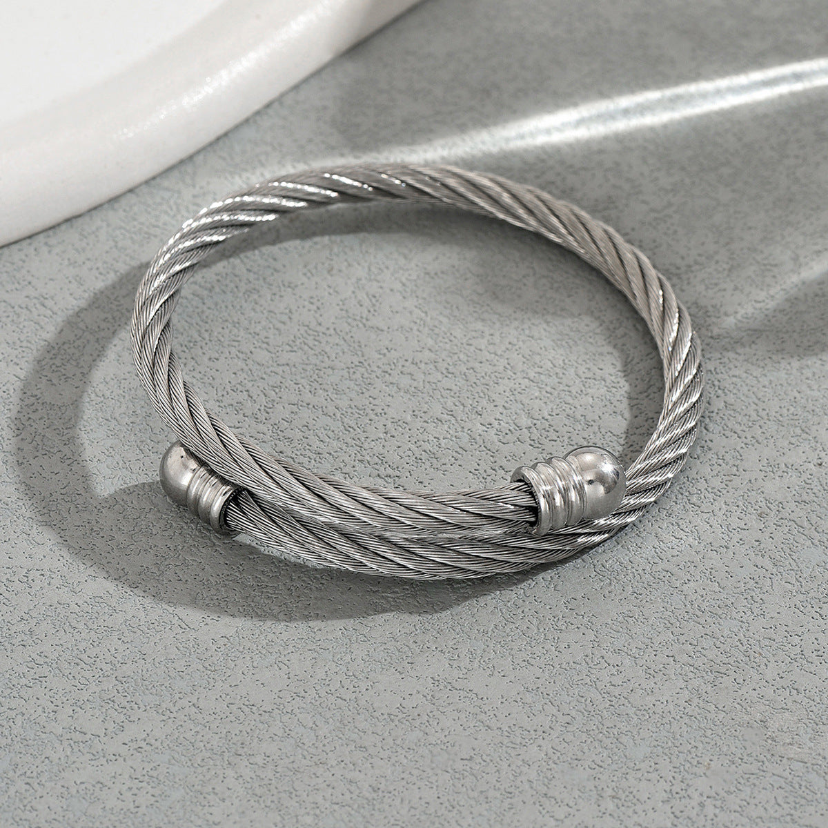 Pulsera Brazalete Ajustable Geométrica de Cobre con Acabado Galvanizado para Mujer, Diseño Moderno