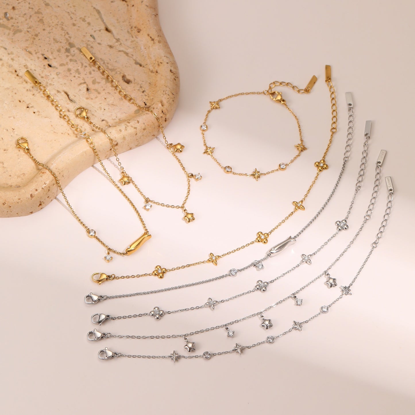 Fashionable Star-Shaped Titanium Steel Bracelet with 18K Gold Plating and Zircon Inlay for Women
