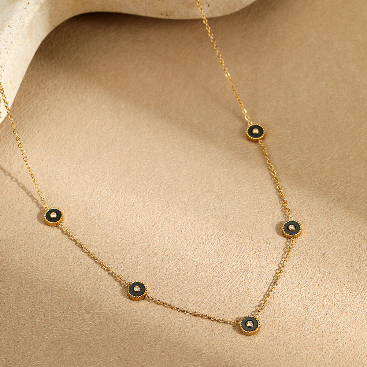 Elegante collar con colgante geométrico de acero inoxidable de oficina con incrustaciones de diamantes de imitación, cadena chapada en forma de Y, collar tipo locket con borla para mujer