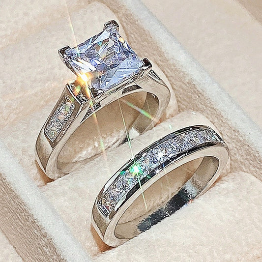 Anello da donna in lega in stile floreale con intarsi in zircone e finitura placcata