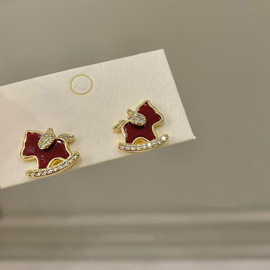Pendientes Minimalistas de Lujo con Colgante de Caballo en Cobre Bañado con Postes de Plata 925 para Uso Diario en Oficina Elegante para Mujer