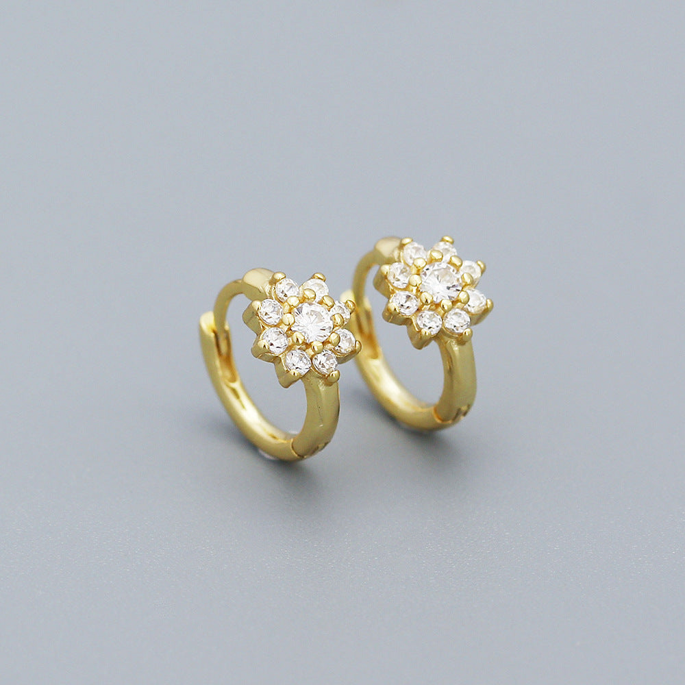 Minimalist Floral Silver Stud Earrings with Rhinestone Inlay for Women S925 Sterling Silver Daisy Design Lightweight Luxury Ear Jewelry
