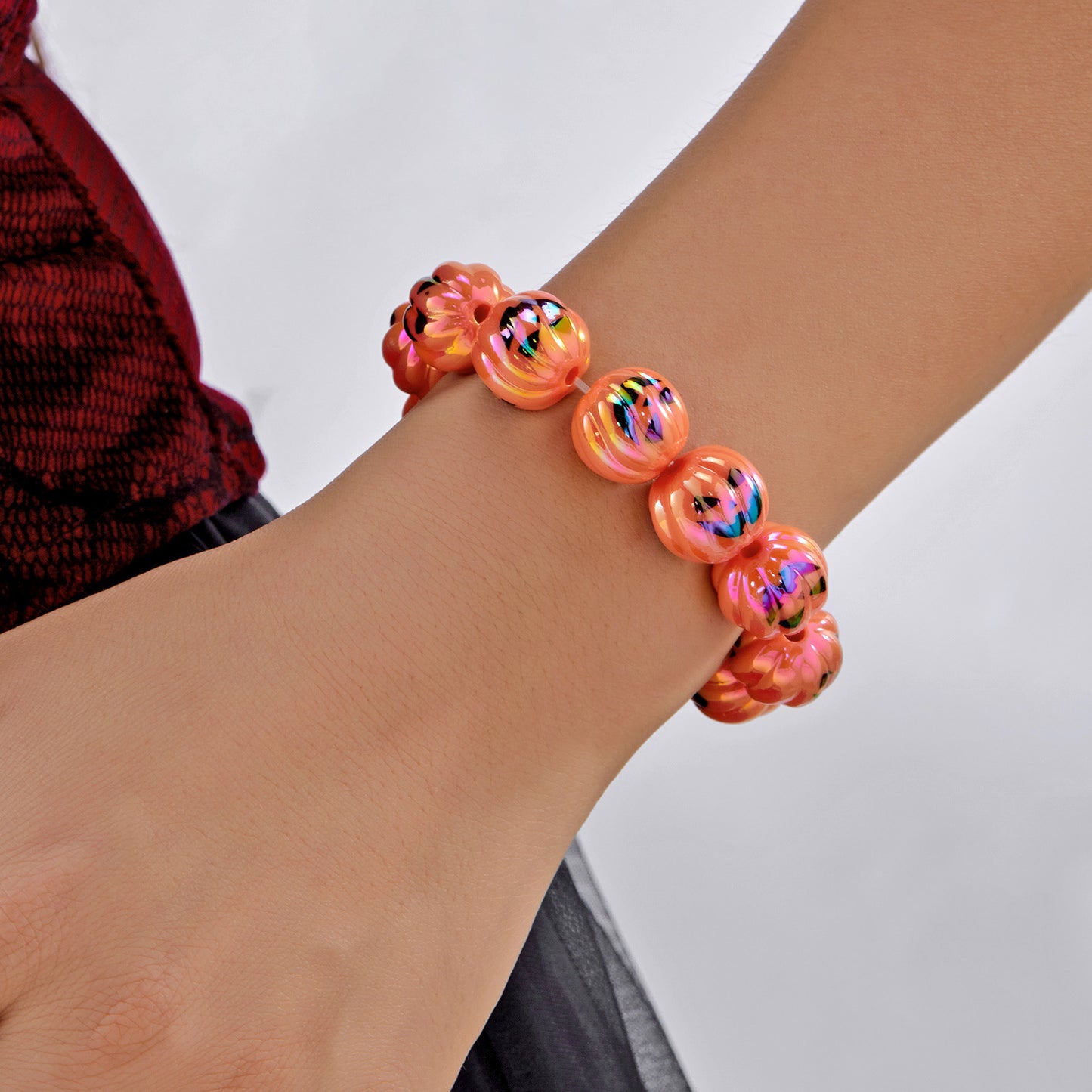 Pulsera de calabaza y fantasma de dibujos animados góticos oscuros para mujeres y hombres con cuentas de resina y diseño impreso