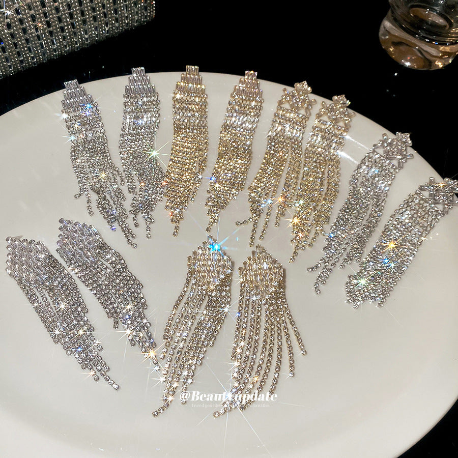 Orecchini a perno da donna geometrici con strass incastonati in rame e perni in acciaio, gioielli alla moda ed eleganti in stile lusso
