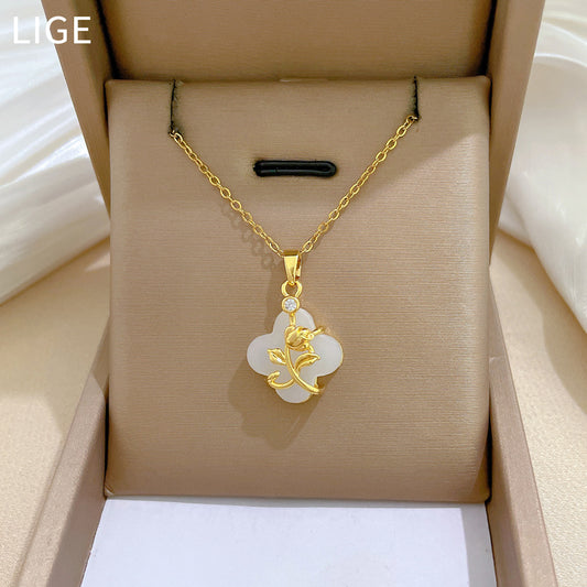 Natural Fresh Sweet Four-Leaf Clover and Rose Pendant Necklace for Women in Titanium Steel with Micro-Pave Rhinestone Accents on Clavicle Chain