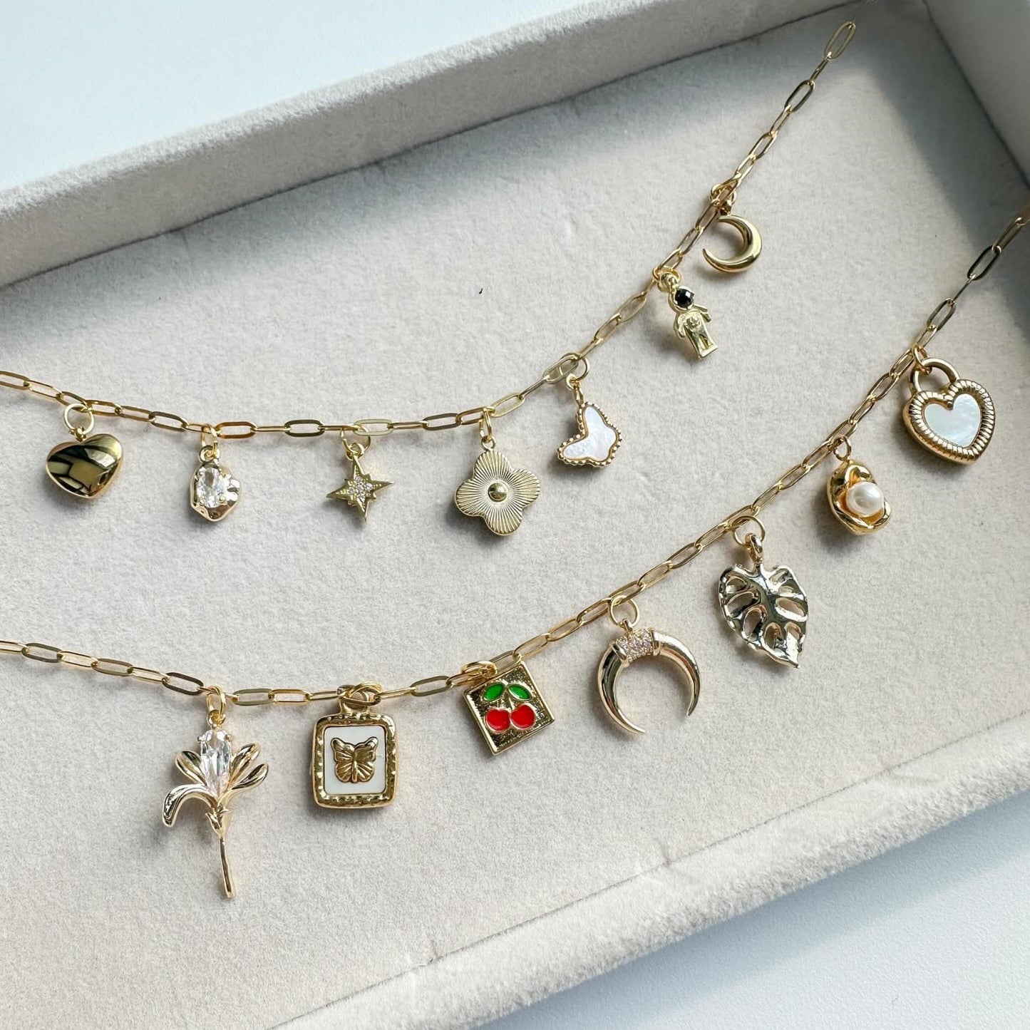 Deliziosa Collana con Ciondolo a Forma di Cuore Geometrico Animale in Ottone Placcato Oro 14K con Goccioline d'Olio