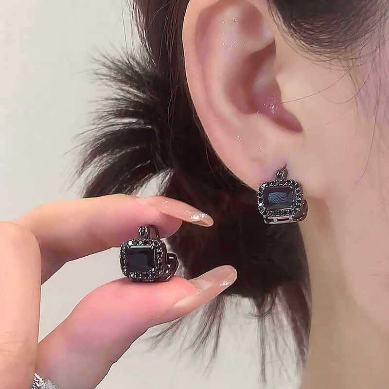 Pendientes Geométricos Cuadrados con Incrustaciones de Pedrería Estilo Oscuro para Mujer con Base de Cobre Chapado y Postes de Acero Inoxidable, Joyería Chic Minimalista de Moda para la Oreja