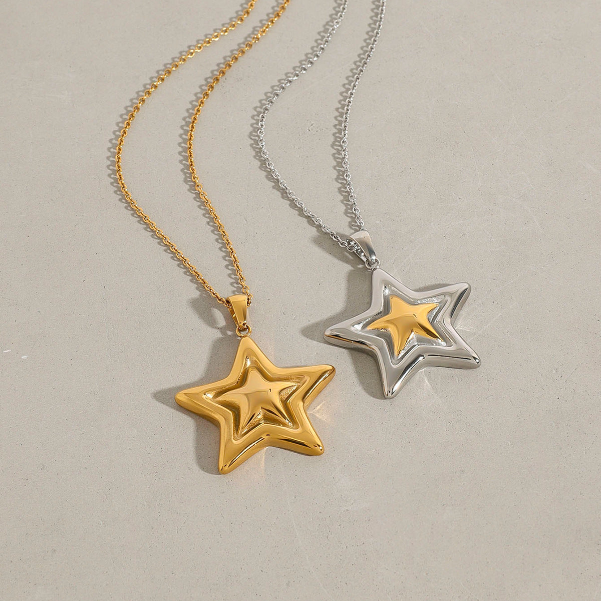 Collar de acero inoxidable chapado con estrella minimalista para mujer