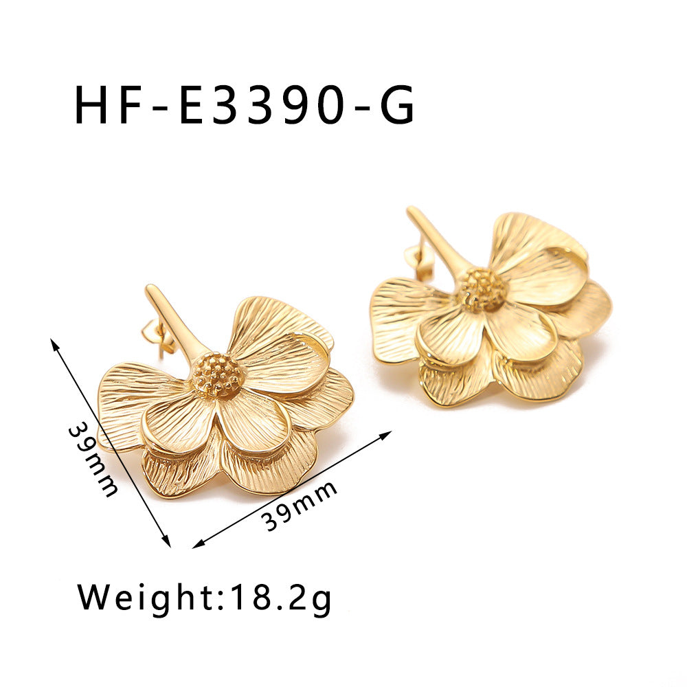 Orecchini da donna eleganti con placcatura in oro 18 carati in acciaio inossidabile, stile floreale con motivo a fiore e fascino vintage minimalista