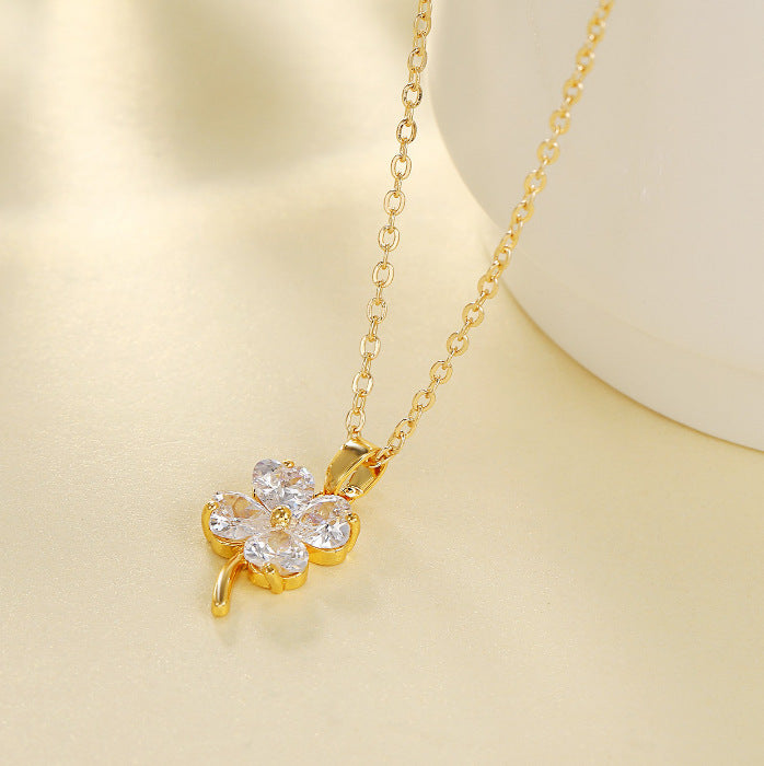 Collana con pendente a quadrifoglio per donna in acciaio al titanio placcato oro, catena clavicola minimalista, graziosa e fresca