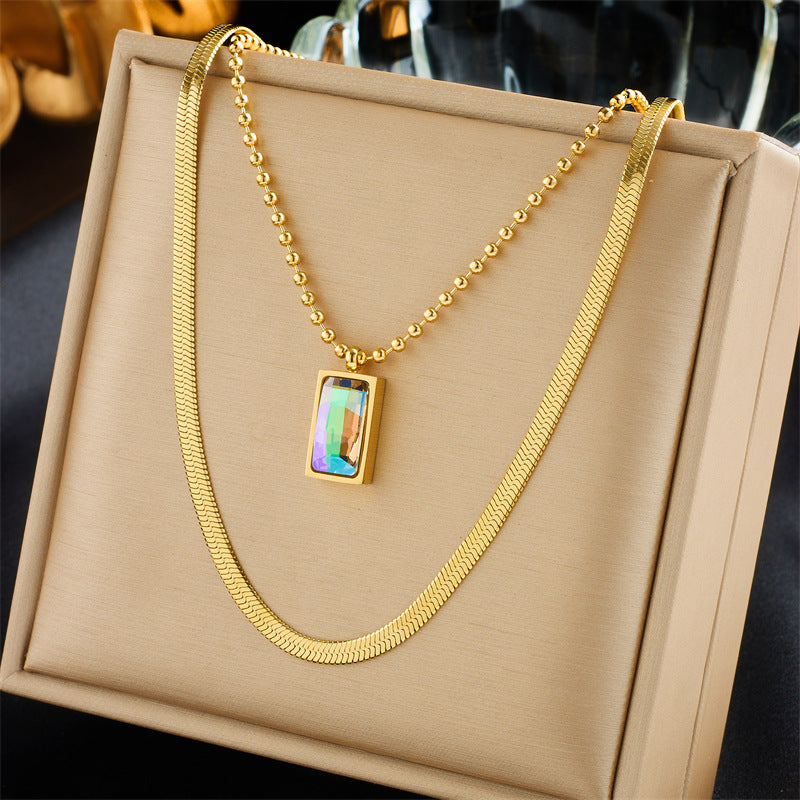 Collana girocollo minimalista con ciondolo a farfalla di perle, dettagli a cuore con strass, catena in acciaio inossidabile, nappe decorative, design multistrato da donna