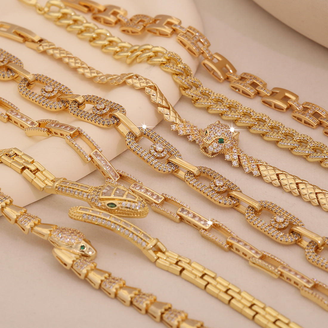 Fashionable Snake-Shaped Zirconia Micro-Paved Copper Bracelet for Women with Luxe Minimalist Appeal