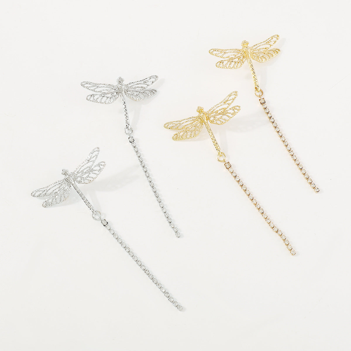 Orecchini a libellula traforati Sweet-Edgy con strass in ferro placcato da donna