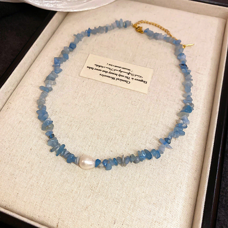 Collana Sweet Dopamine con perle barocche in lega di zinco con finitura placcata e ciondolo geometrico, delicata catena a clavicola da donna