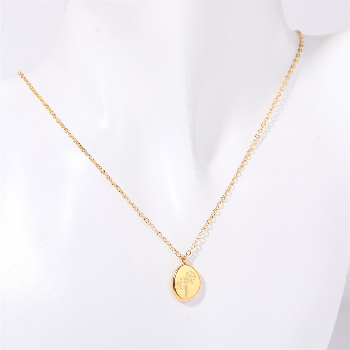 Geometric Oval Pendant Necklace in Titanium Steel with 18K Gold Plating for Women and Men