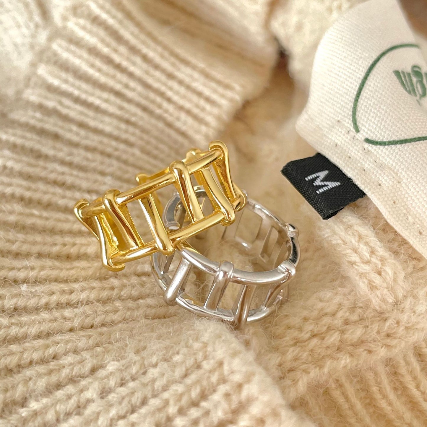 Anillo minimalista de plata de ley 925 con incrustaciones de corazón para mujer