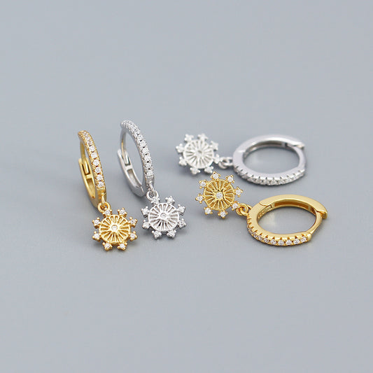 Orecchini in Argento Sterling 925 di Lusso, Stile Streetwear, con Stella Geometrica Intarsiata e Zirconia Cubica