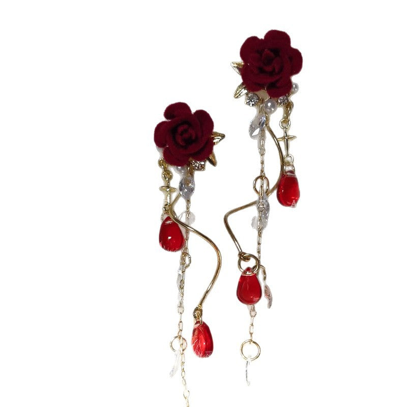 Pendientes de tuerca vintage elegantes con motivos florales, detalles de diamantes de imitación y postes de acero chapado para mujer