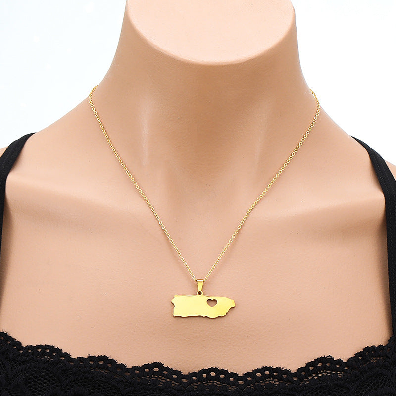 Collana pendente a cuore cavo alla moda da donna in acciaio al titanio placcato oro su catena a O