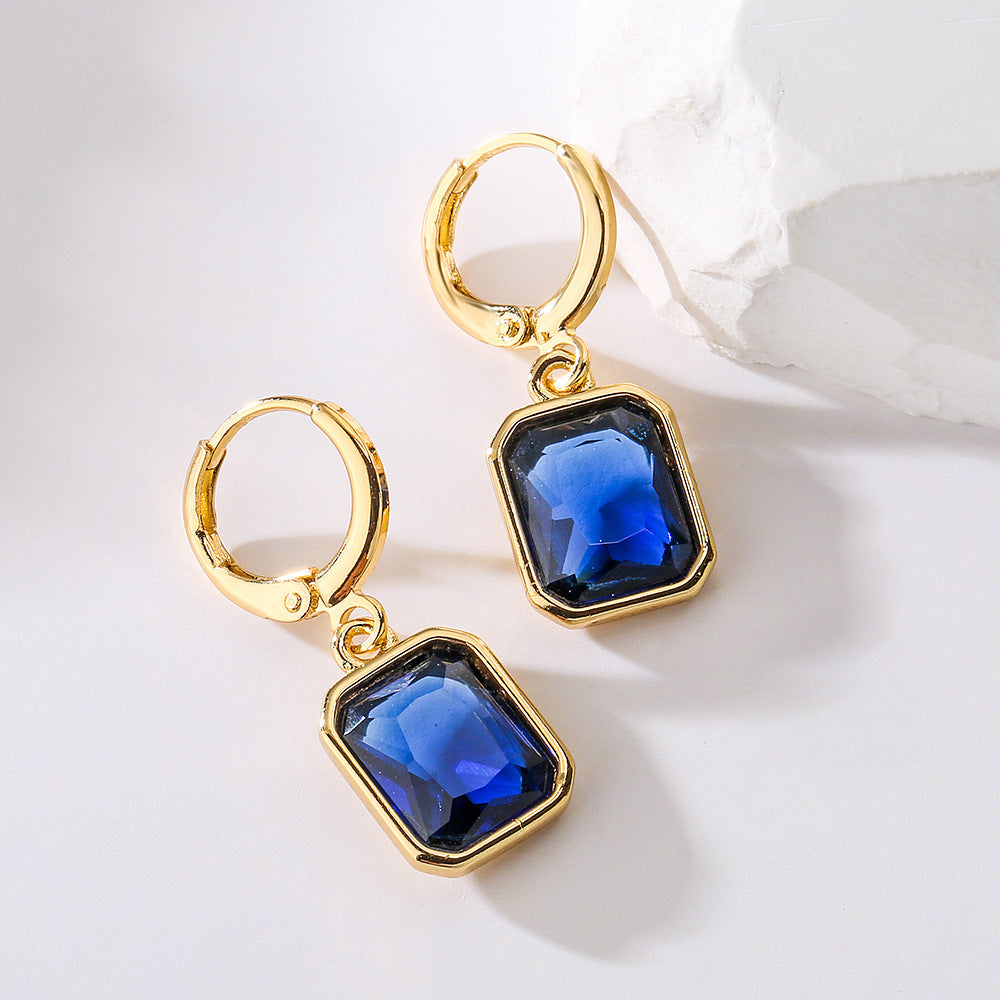 Orecchini a perno geometrici minimalisti in rame con placcatura in oro 18 carati e intarsio di zirconi per donna