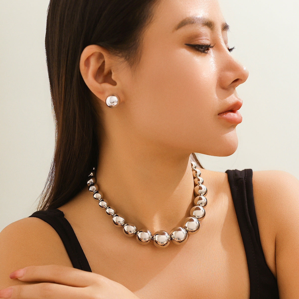 Punk Style Geometric Choker Necklace with Imitation Pearl Beads and Plated Finish