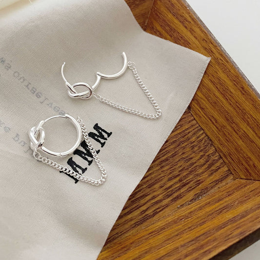 Pendientes de Plata de Ley 925 Minimalistas con Forma de Estrella y Detalle de Nudo para Mujer