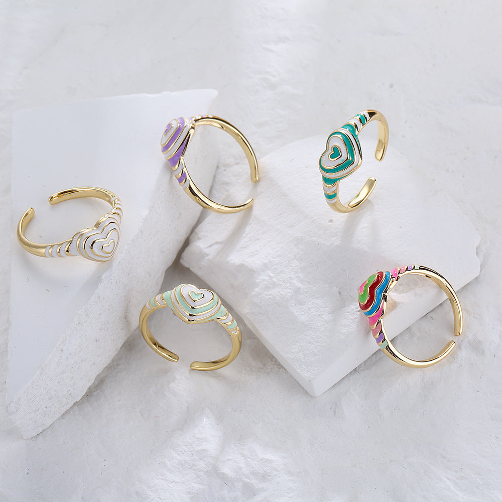 Anello a cuore aperto geometrico vintage da donna in rame placcato oro 18 carati e finitura smaltata