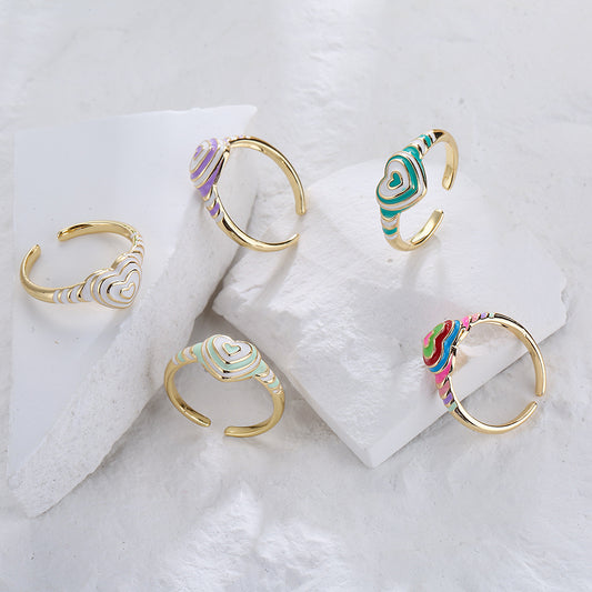 Anillo vintage geométrico de corazón abierto para mujer en cobre con chapado en oro de 18 quilates y acabado esmaltado