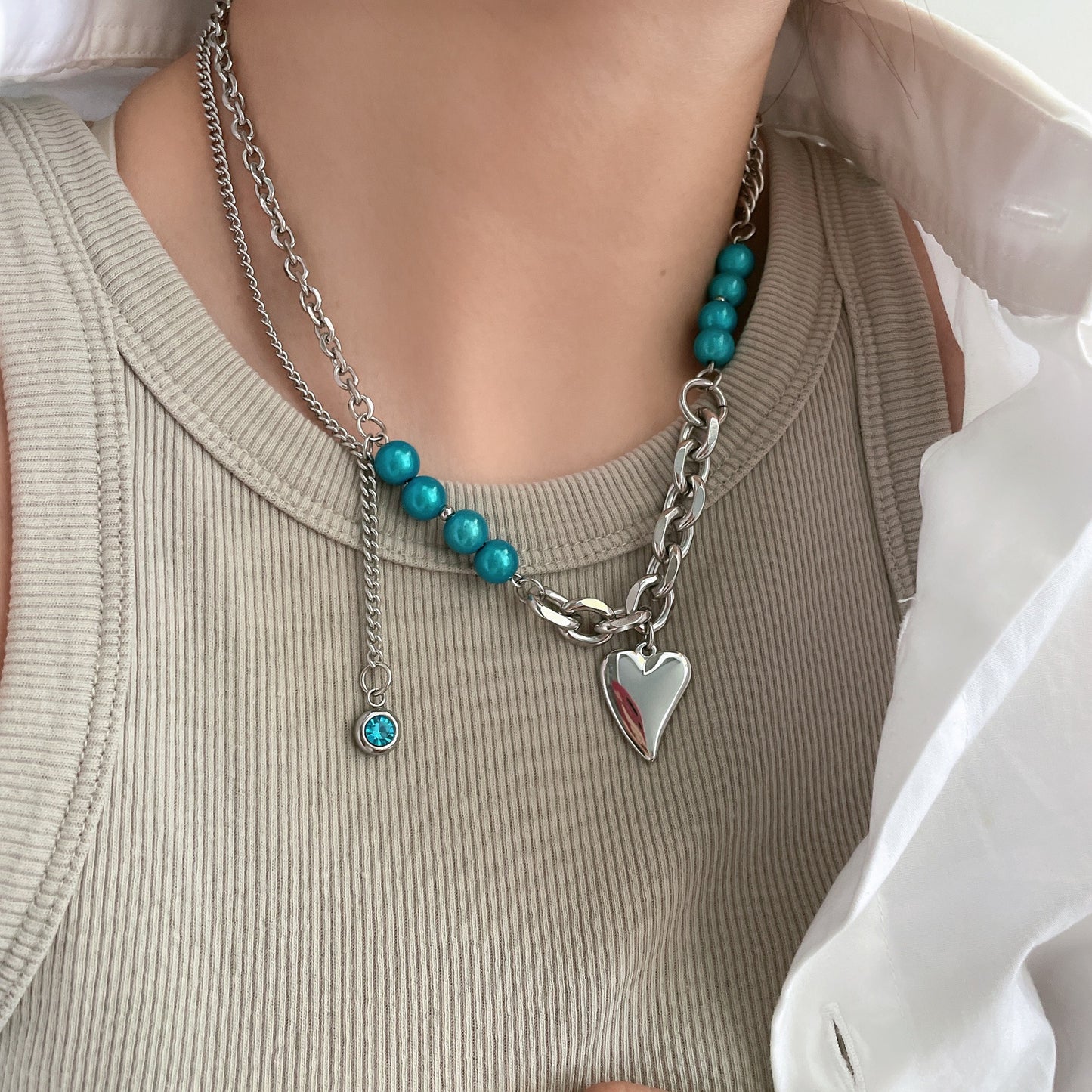 Collar minimalista de acero de titanio con corazón y colgante de aleación galvanizada para mujer y hombre