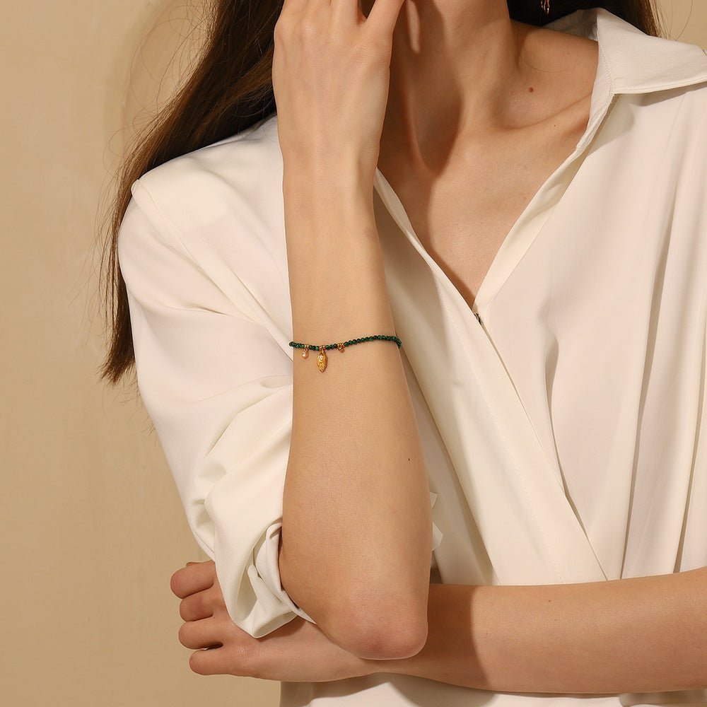 Vintage Minimalist Geometric Stainless Steel Plated 18K Gold Palm Pendant Necklace for Women