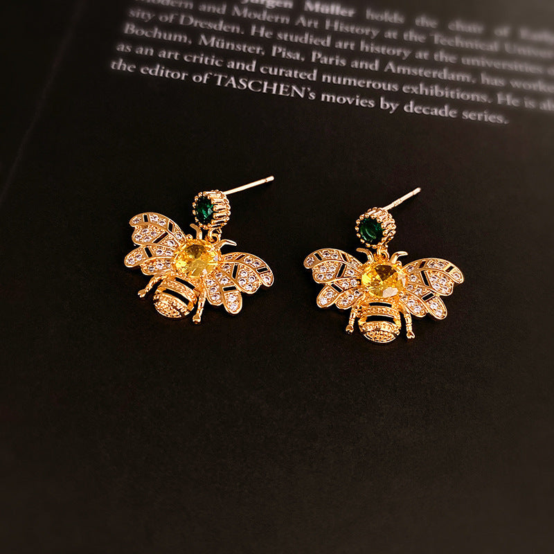 Orecchini a perno vintage in lega a forma di goccia con intarsio in strass e perni in acciaio inossidabile da donna