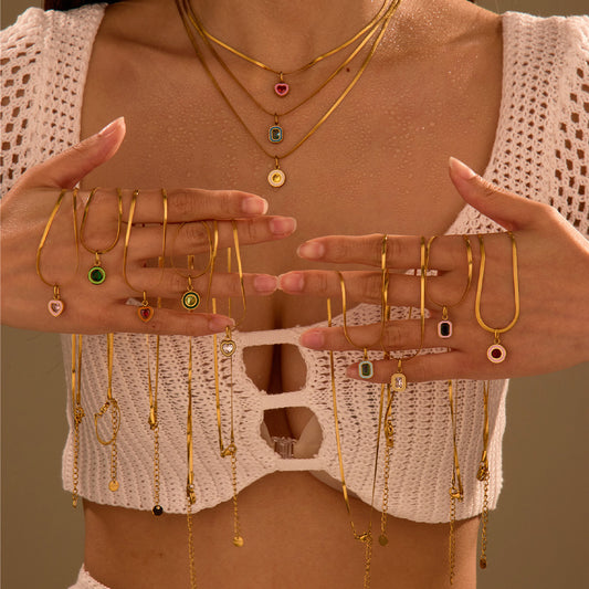Collar colgante geométrico minimalista de acero de titanio con chapado en oro de 18 quilates para mujer
