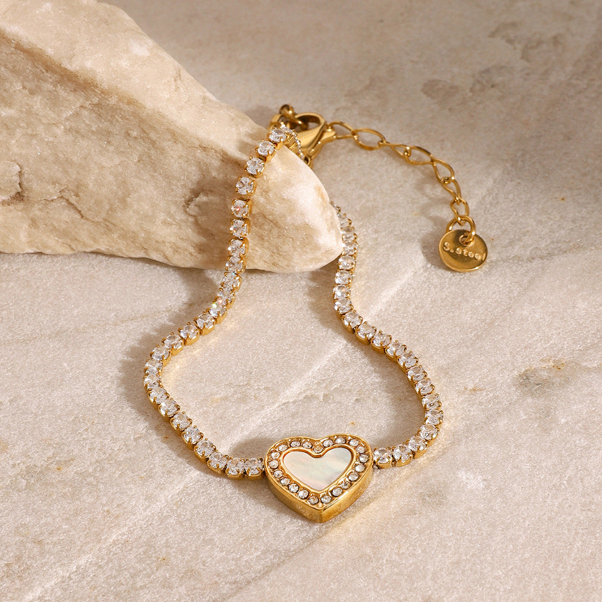 Elegante Bracciale Placcato in Acciaio Inossidabile a Forma di Cuore da Donna con Strass