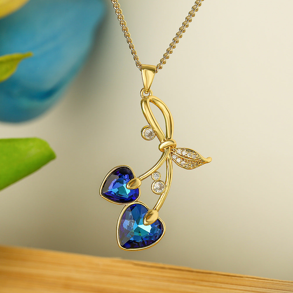 Collana con Pendente a Forma di Ciliegia da Donna in Rame Placcato Oro Vero con Intarsio di Zirconi, Catena a Medaglione Fresca e Minimalista