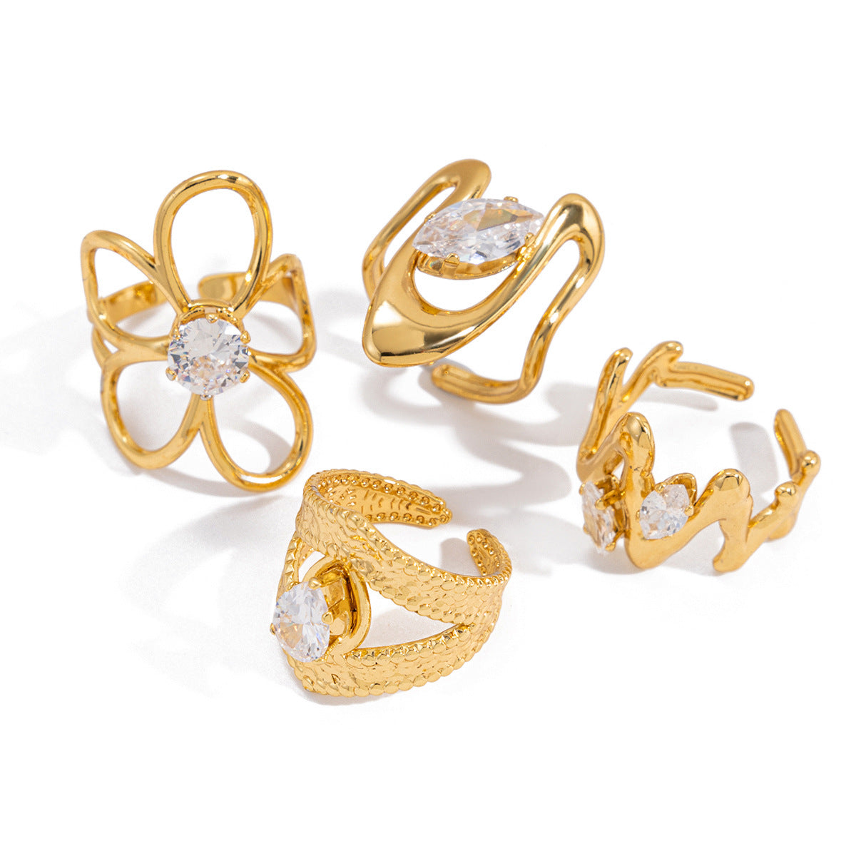 Anillo de acero de titanio con forma de corazón, incrustaciones de diamantes de imitación y acabado chapado, a la moda para mujer