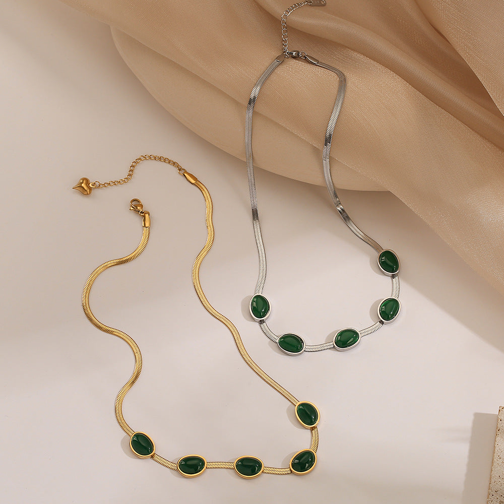 Collana da donna vintage con lama geometrica verde smeraldo in acciaio al titanio con elegante design per la clavicola