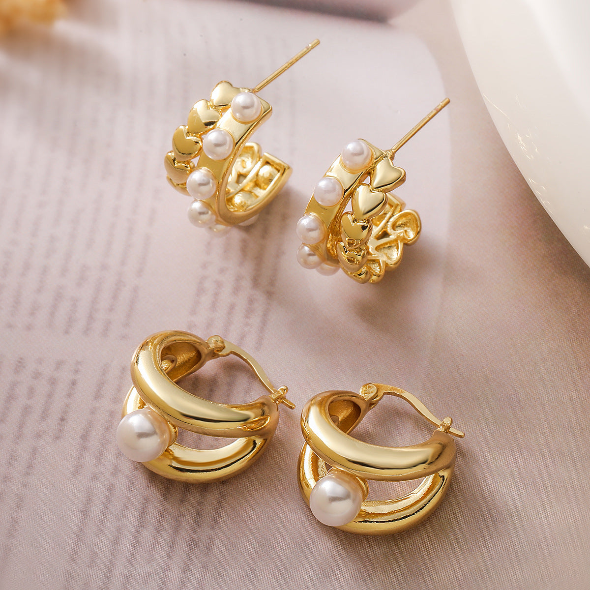Orecchini da donna in rame geometrici minimalisti vintage con perle microincastonate e placcatura in oro 18 carati