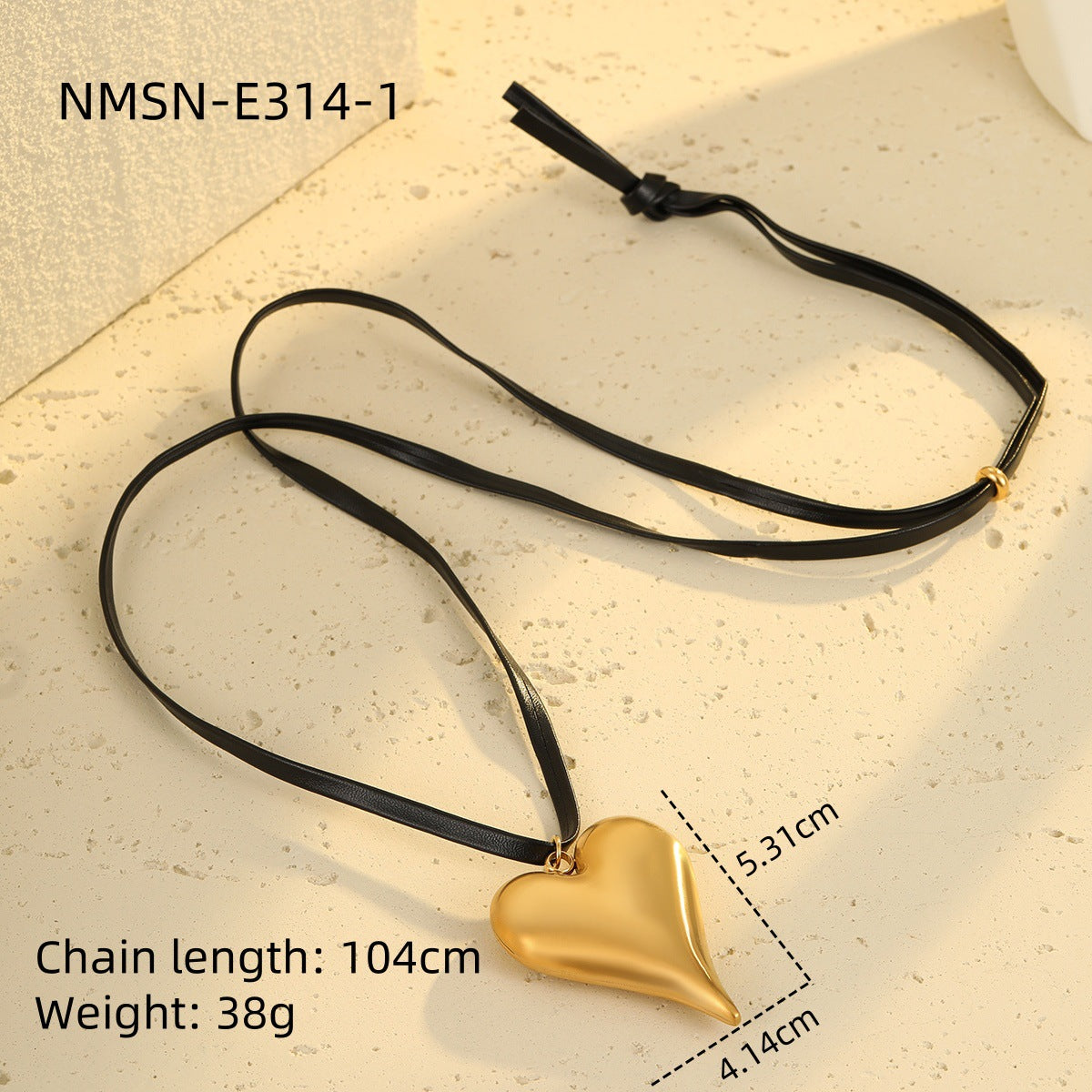Elegante collar con colgante de corazón hueco para mujer en acero inoxidable con acabado chapado
