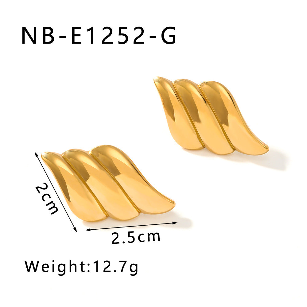 Orecchini Minimalisti ad Ala d'Angelo con Forma Geometrica in Acciaio Inossidabile Ipoallergenici con Finitura Placcata in Oro 18K Sottovuoto
